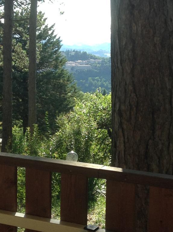 Camping Pineta Hotel Urbino Eksteriør billede